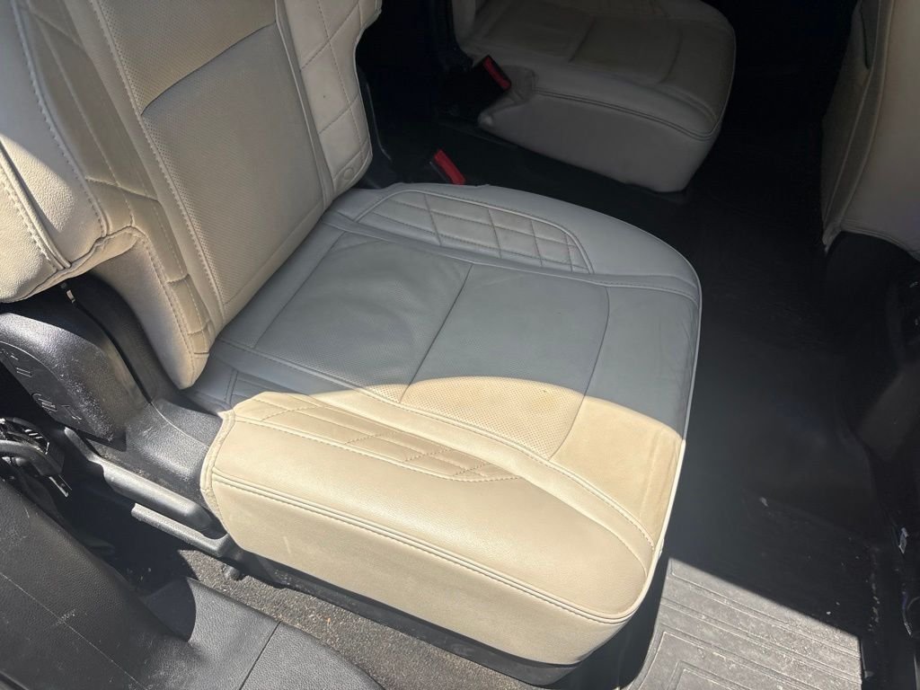 Used 2016 Black Ford Platinum image 36