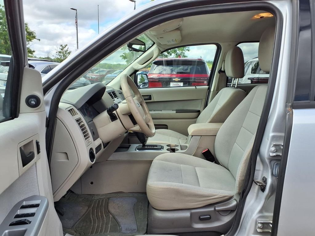 Used 2011 Silver Ford XLT image 13