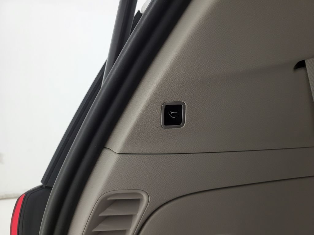 Used 2024 White Chrysler LX image 6