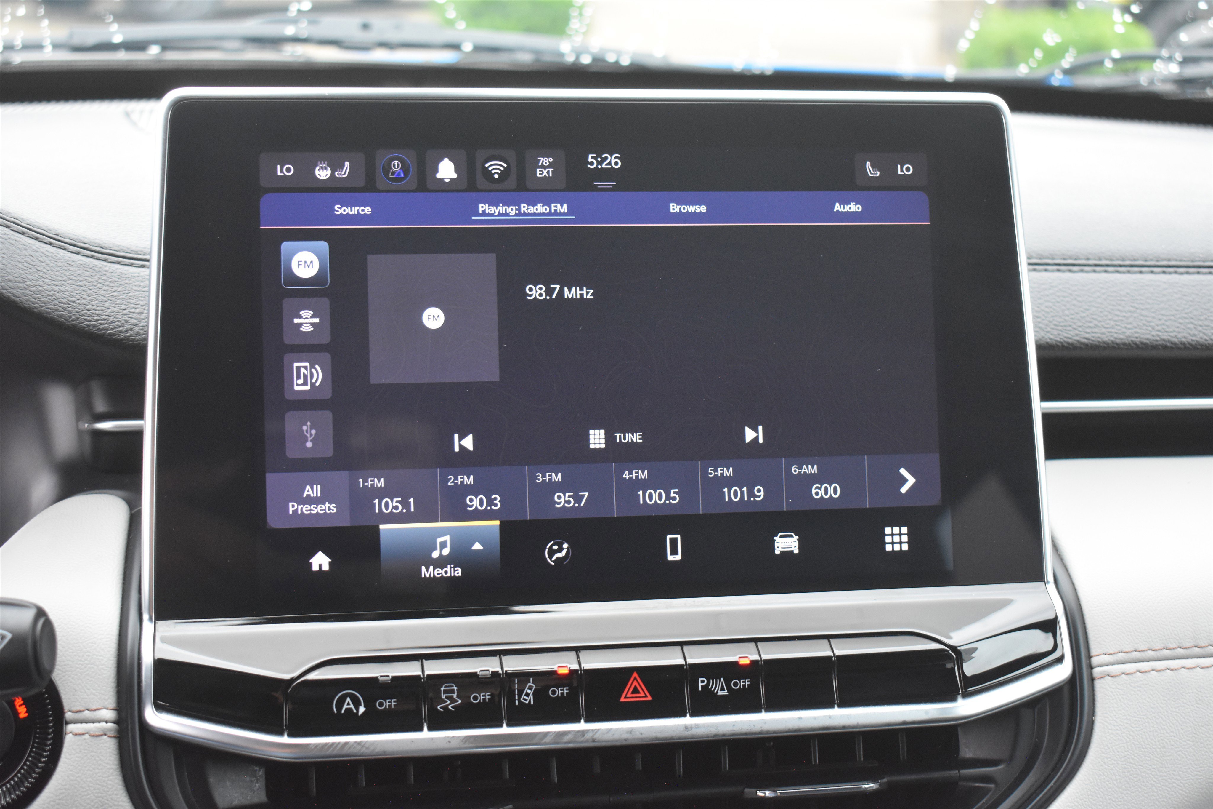 Used 2025 Hydro Blue Pearlcoat Jeep Limited image 25