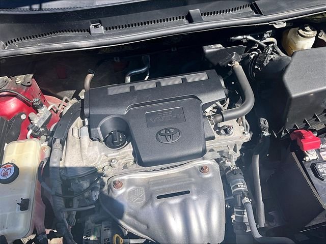 Used 2018 Pearl Toyota Limited image 34