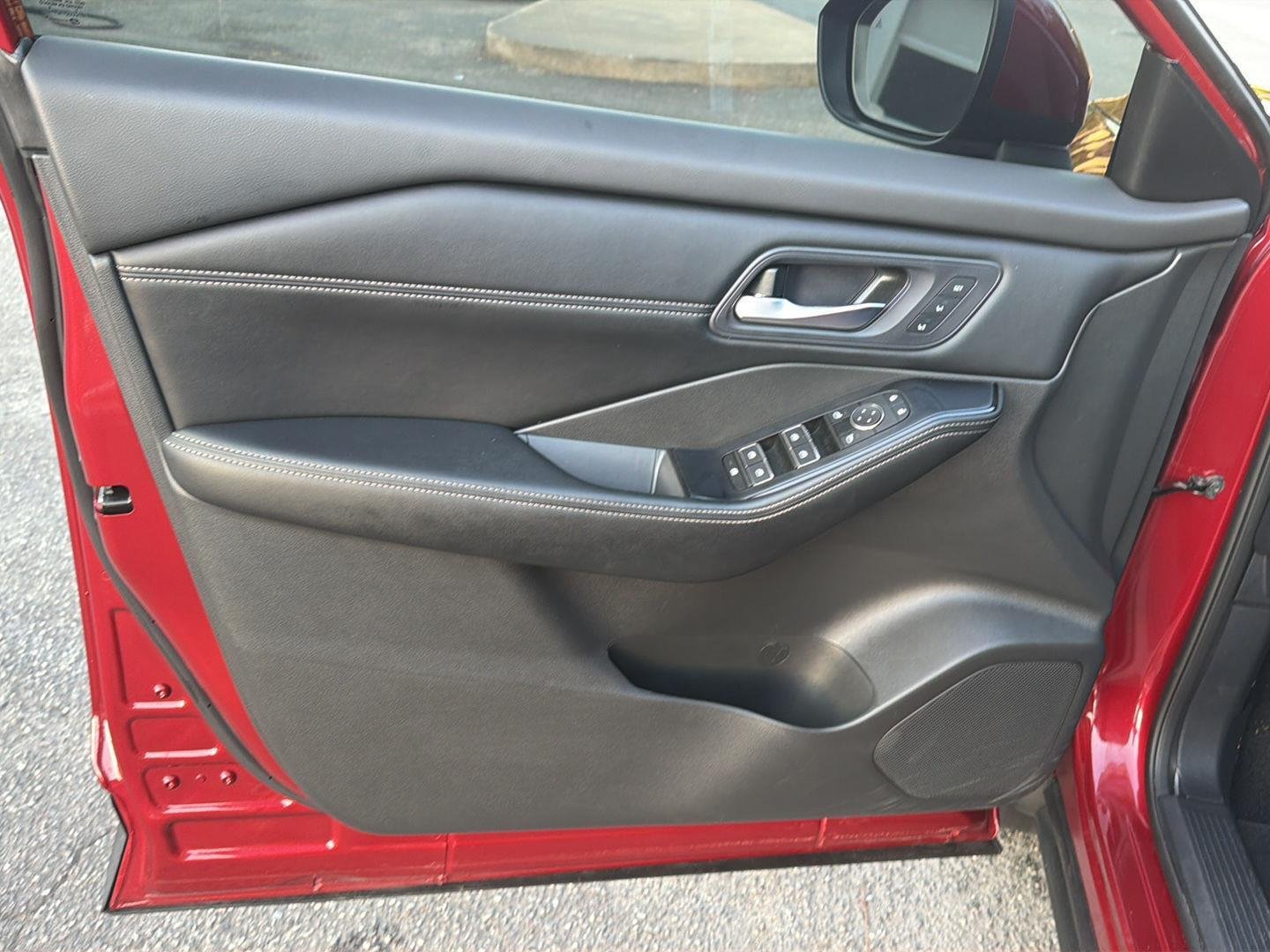 Used 2024 Scarlet Ember Tintcoat Nissan SL image 16