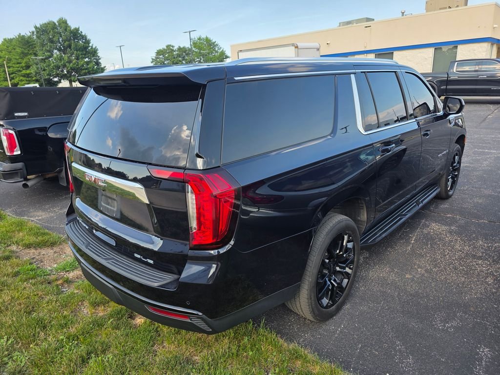 Used 2024 Midnight Blue Metallic GMC SLE image 3