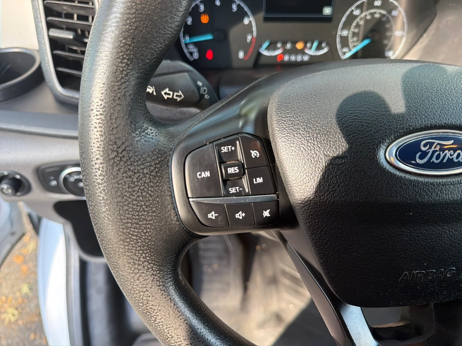 Used 2020 Oxford White Ford T250 MED ROOF image 13