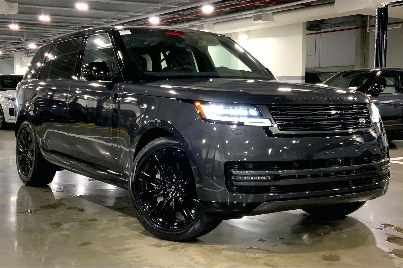 New 2027 Carpathian Grey Land Rover SE image 2