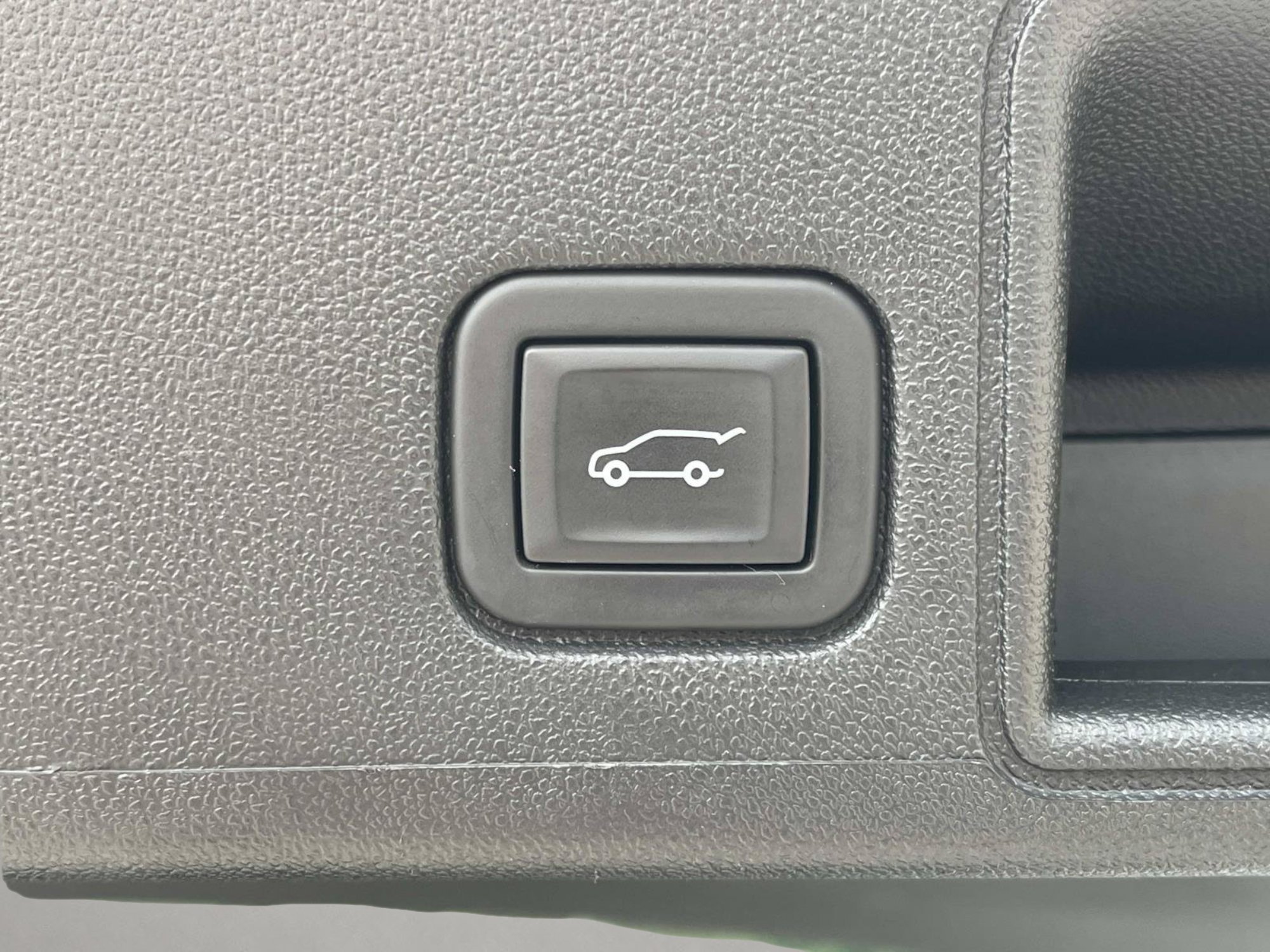 Used 2023 Summit White GMC AT4 image 10