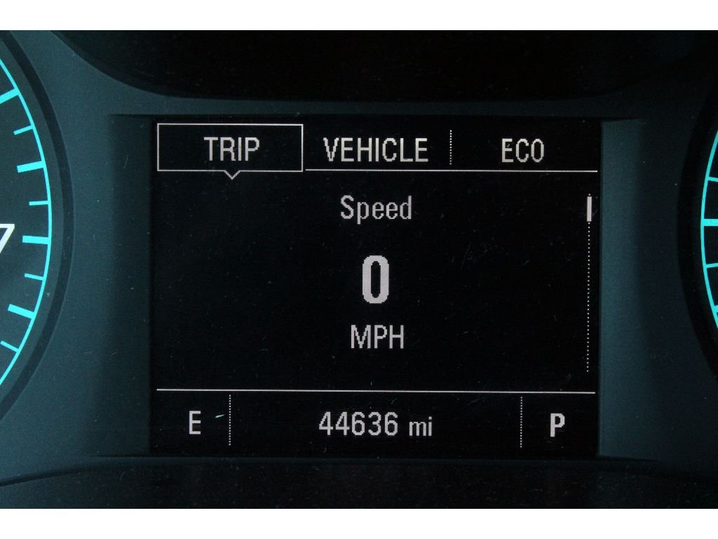 Used 2022 Summit White Chevrolet LT image 9
