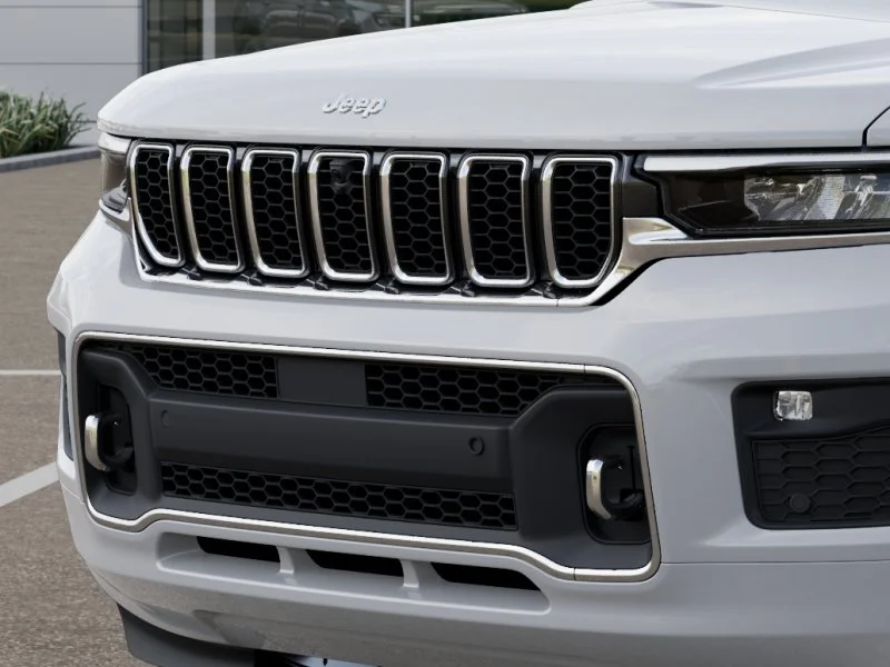 New 2025 Bright White Clear-Coat Exterior Paint Jeep Overland image 26