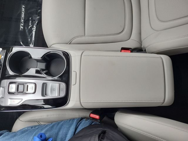 Used 2024 Black Hyundai SEL Convenience image 21