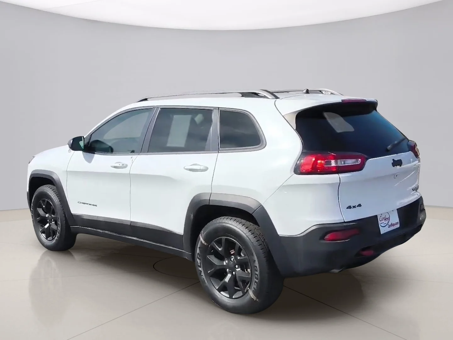 Used 2015 White Jeep TRAILHAWK image 3