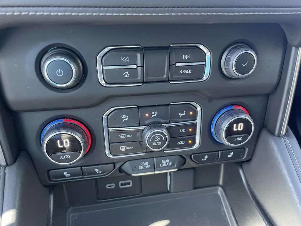 Used 2024 Summit White Chevrolet Z71 image 25