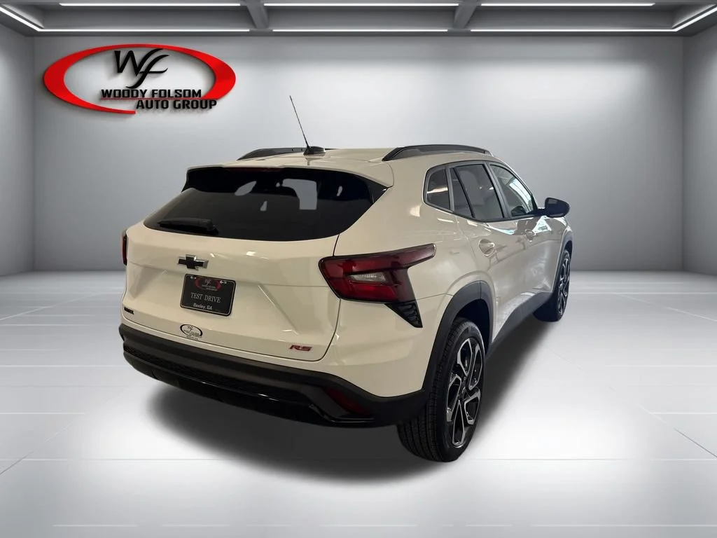 New 2026 Summit White Chevrolet 2RS image 6