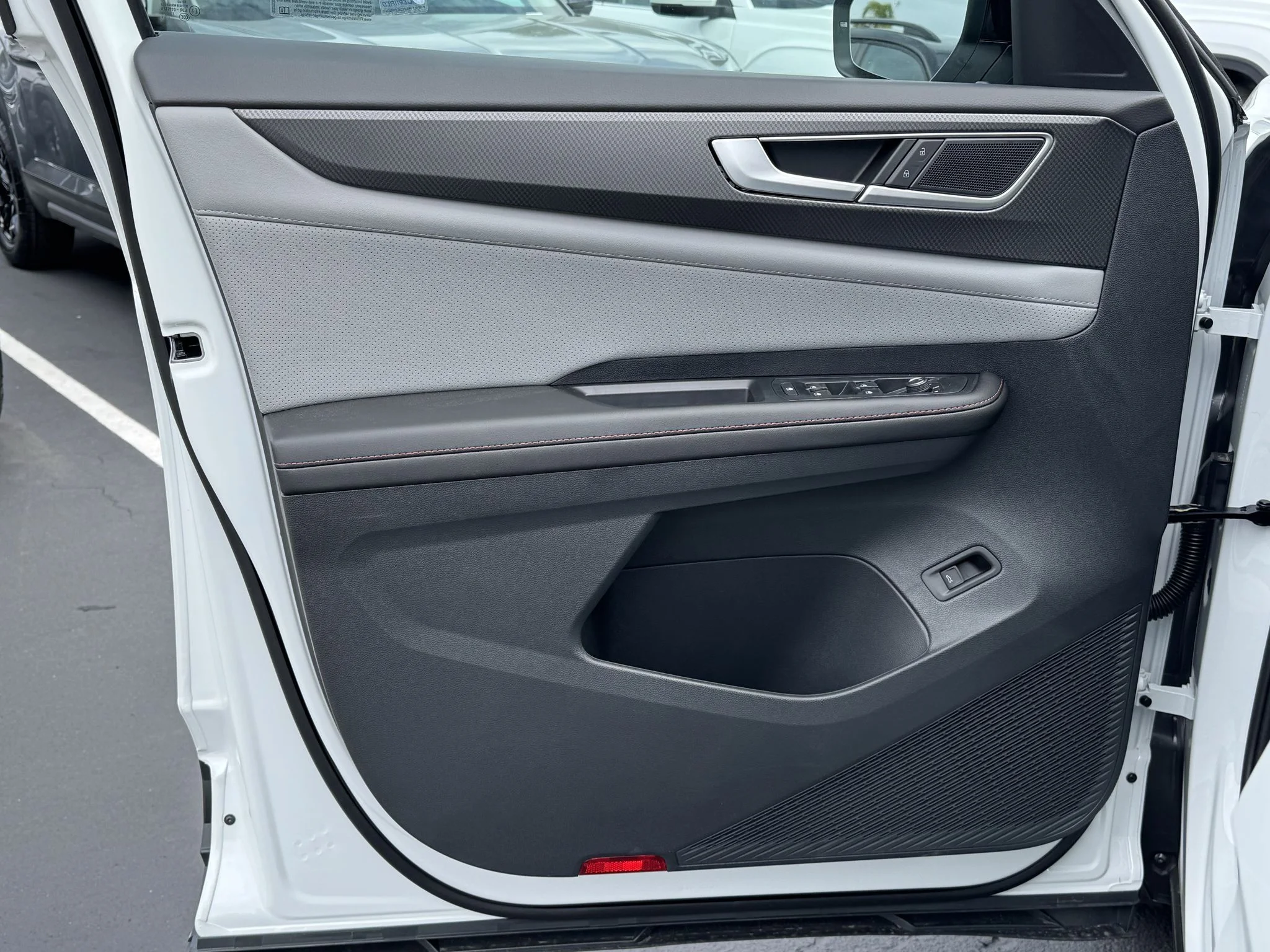 New 2026 Opal White Pearl Volkswagen 2.0T Peak Edition image 11