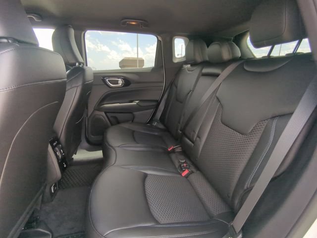 New 2026 Bright White Clearcoat Jeep Latitude image 16