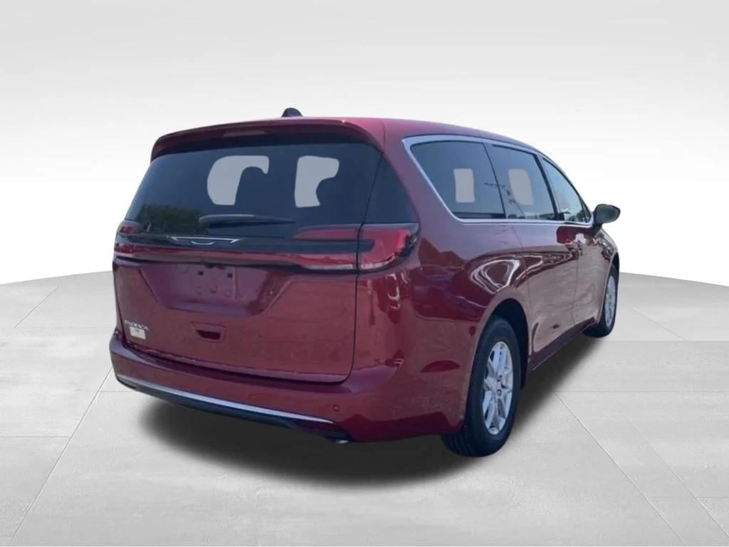New 2027 Red Hot Pearl-Coat Exterior Paint Chrysler Select image 5