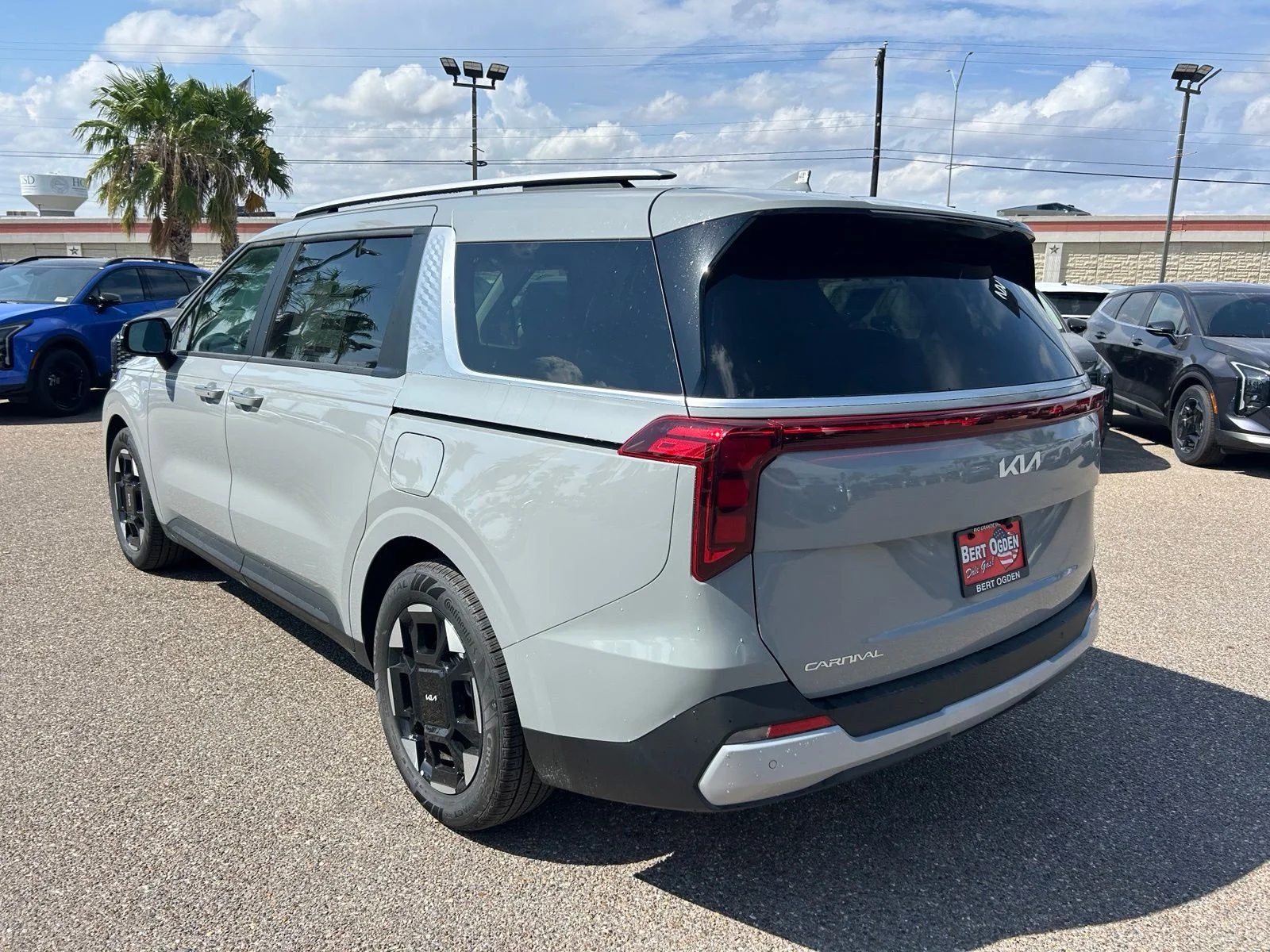 New 2026 White Kia EX image 4
