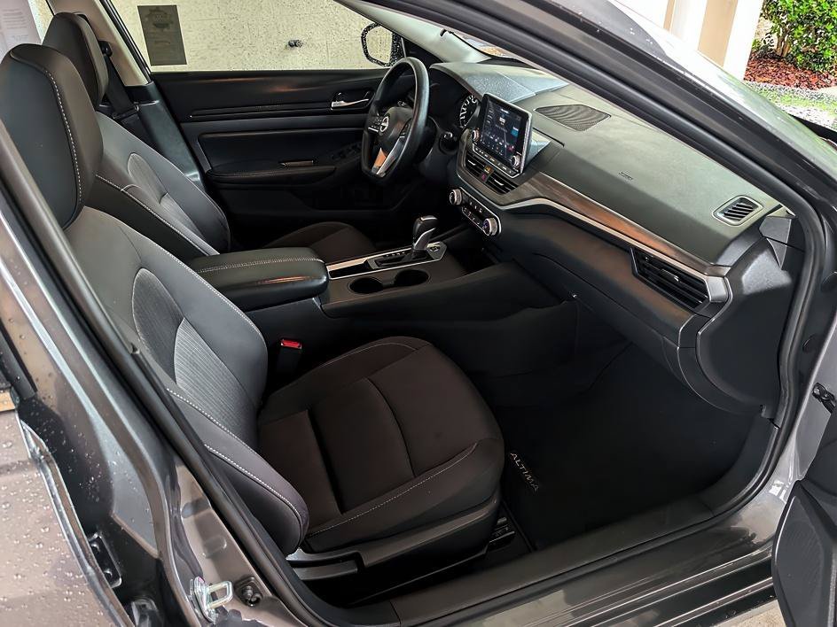 Used 2025 Gun Metallic Nissan SV image 23