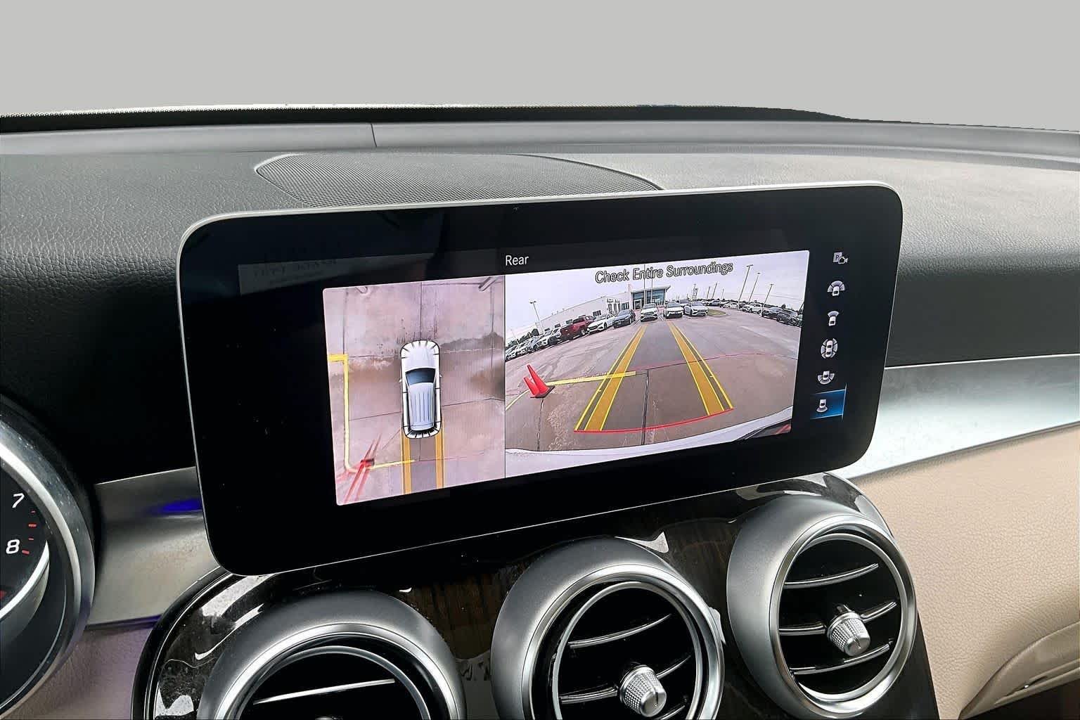 Used 2022 Polar White Mercedes-Benz GLC 300 image 26