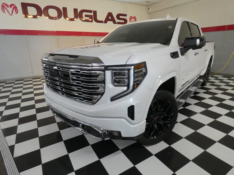 2025 GMC Sierra 4WD Crew Cab Short Box Denali's photo