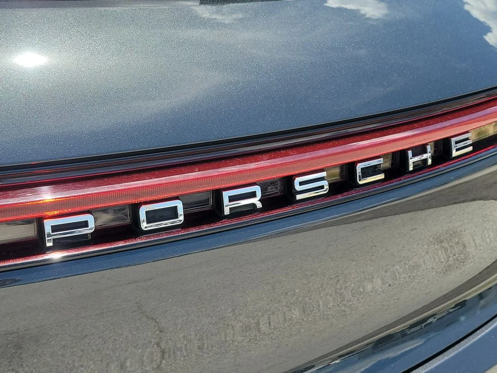 Used 2023 Chalk Porsche T image 6
