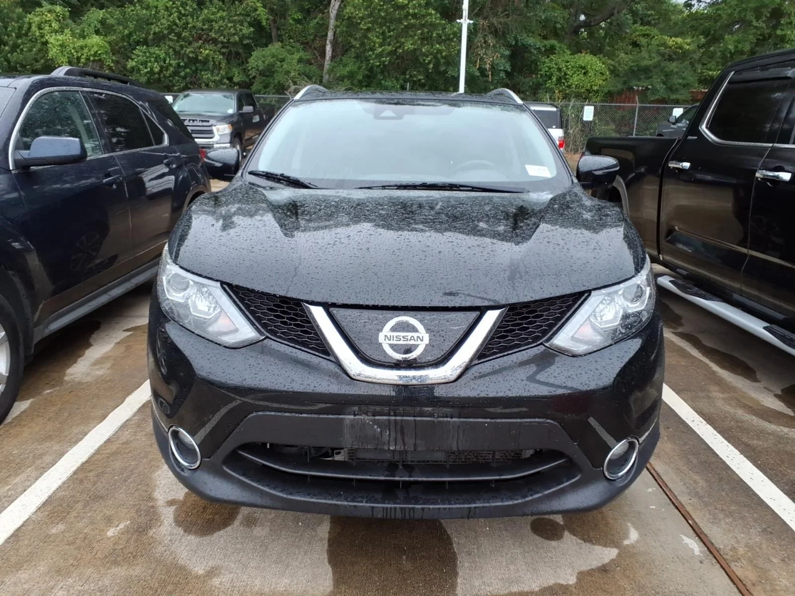 Used 2019 Black Nissan SL image 3