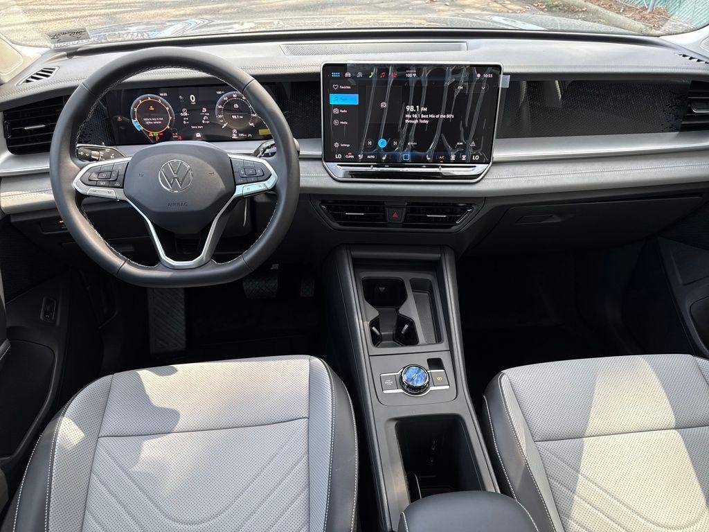 New 2026 Platinum Gray Metallic Volkswagen 2.0T SE image 23