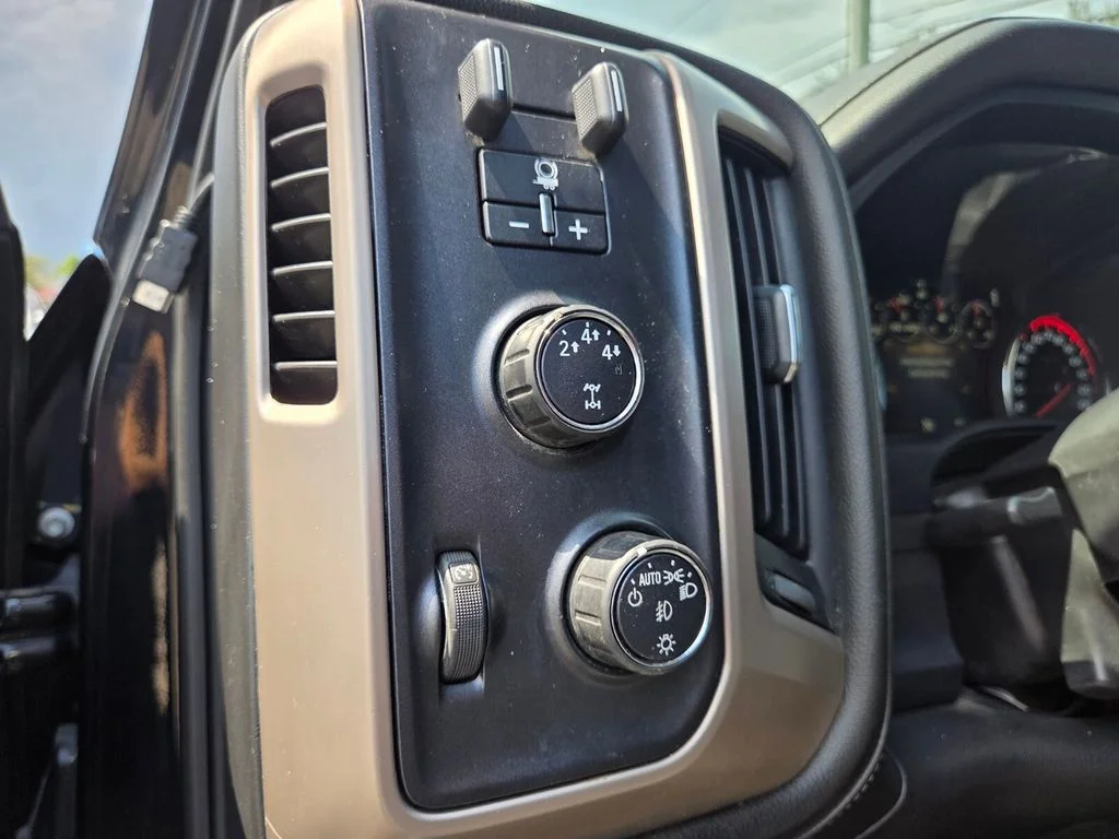 Used 2015 Black GMC Denali image 12