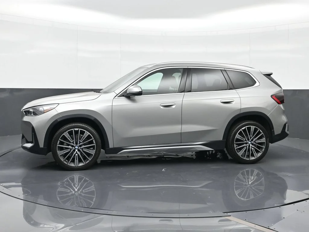 Used 2026 Silver BMW xDrive28i image 5