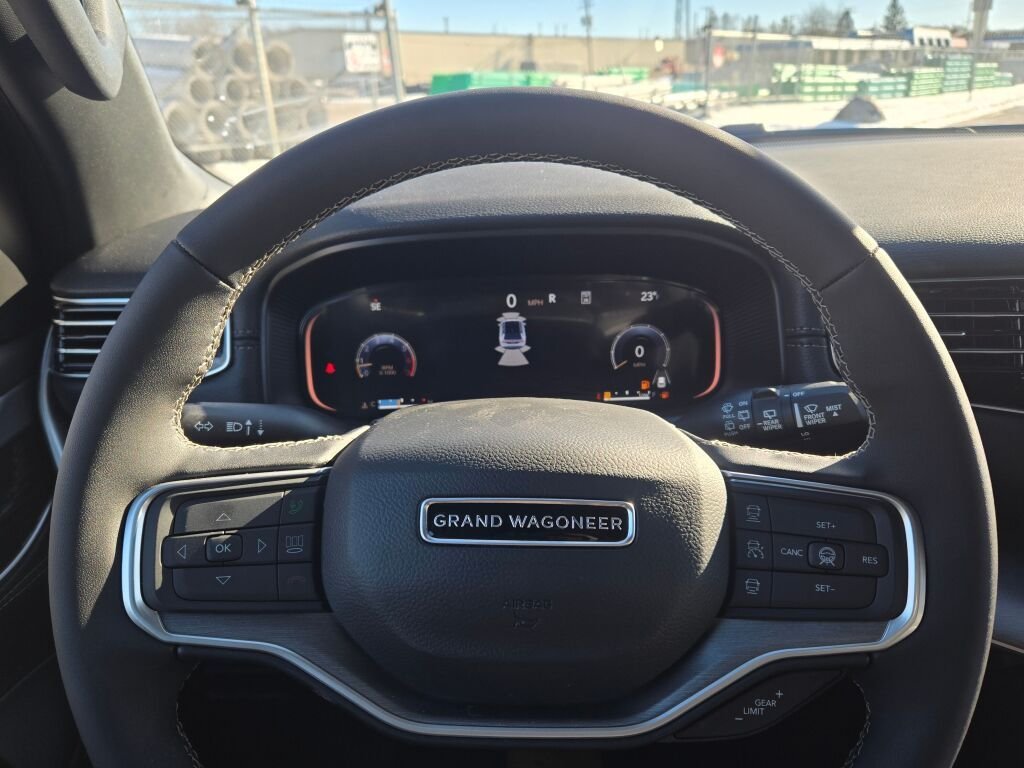 New 2026 Silver-Zynith Exterior Paint Jeep Limited Altitude image 32