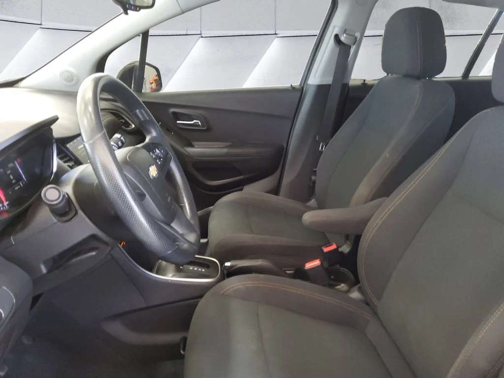 Used 2018 Black Chevrolet LS image 7