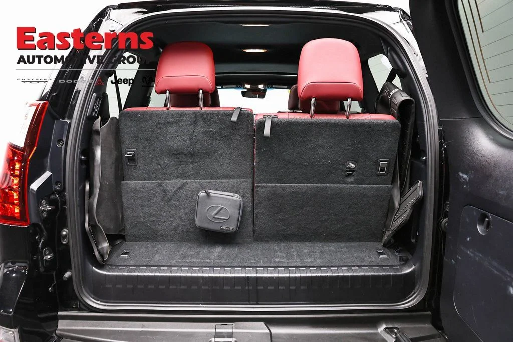Used 2022 Black Lexus 460 image 29