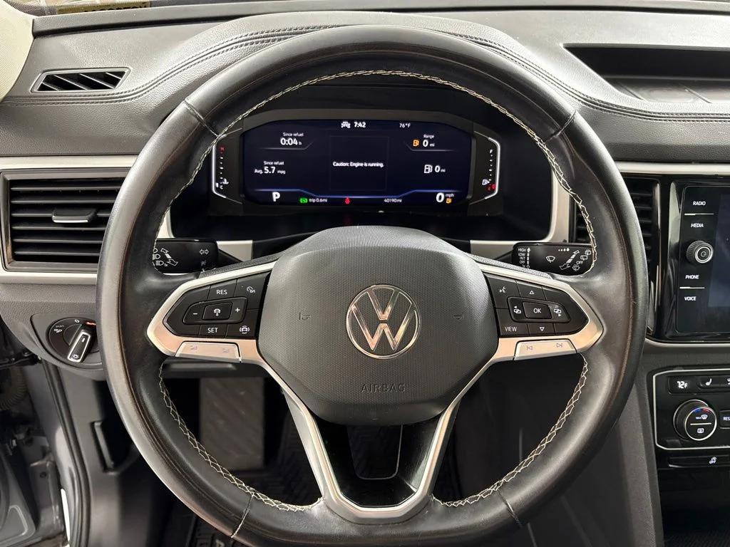 Used 2023 Gray Volkswagen 3.6L V6 SE w/Technology image 33