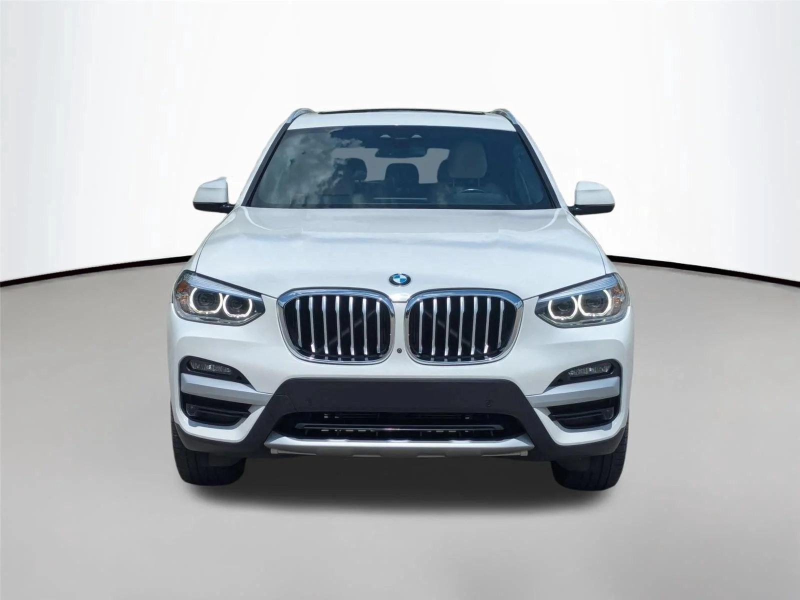 Used 2020 Alpine White BMW sDrive30i image 2