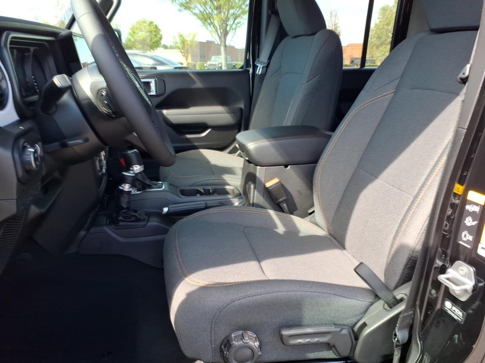 New 2026 Black Clear-Coat Exterior Paint Jeep  image 18