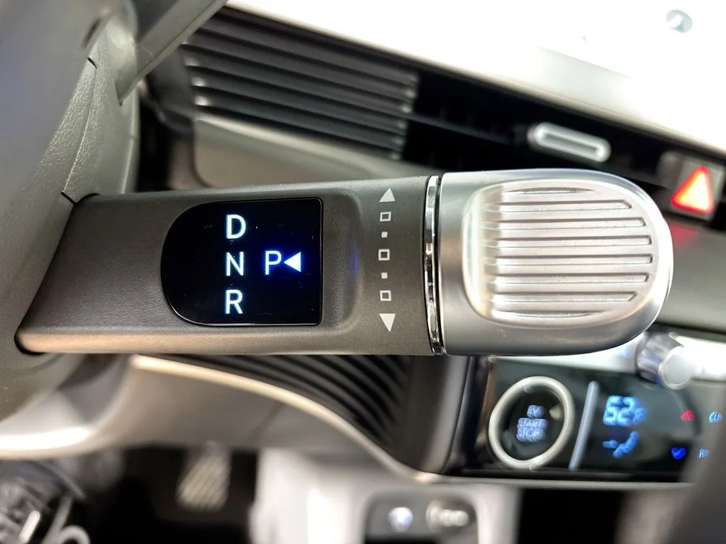 Used 2024 Black Hyundai SEL image 18