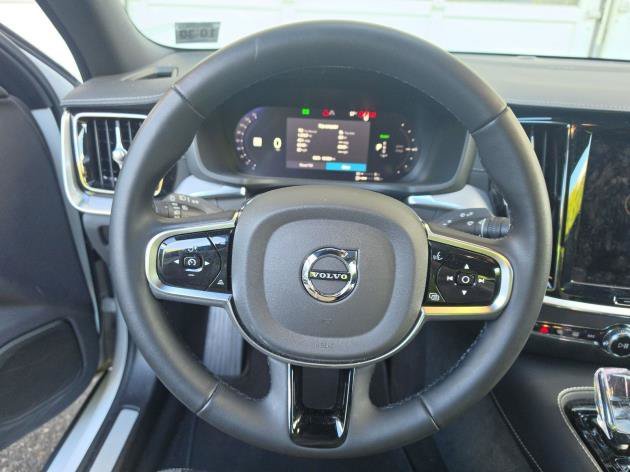 Certified Used 2025 Crystal White Pearl Volvo T8 Ultra Black Edition image 6