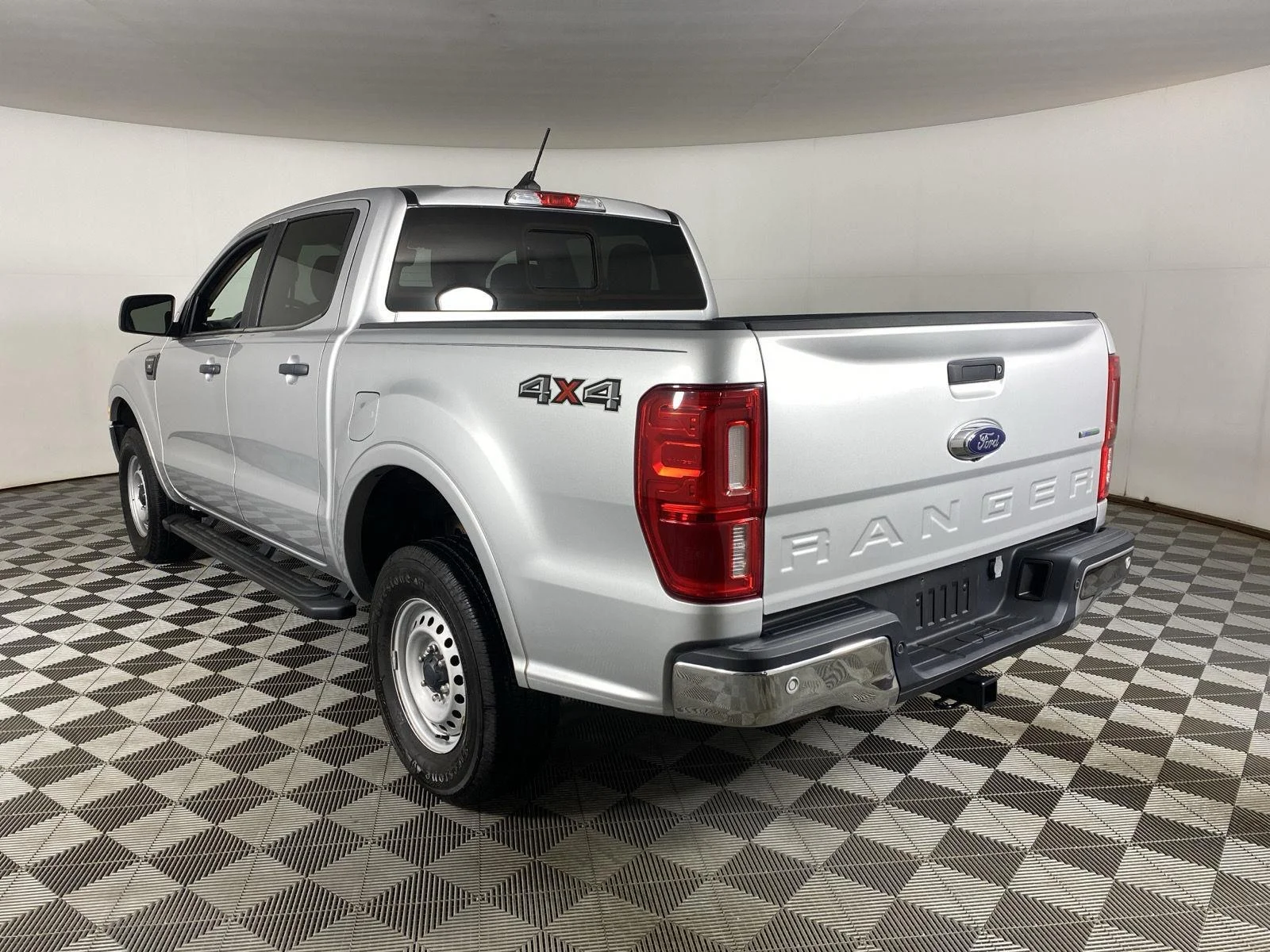 Used 2019 Ingot Silver Ford XL image 8