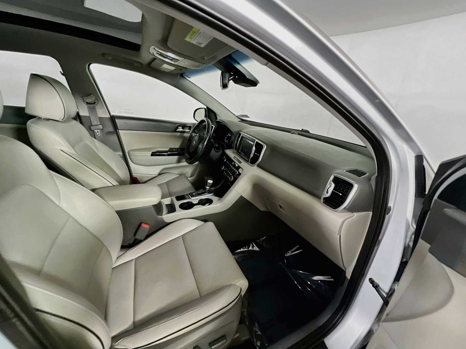 Used 2019 Sparkling Silver Kia EX image 28
