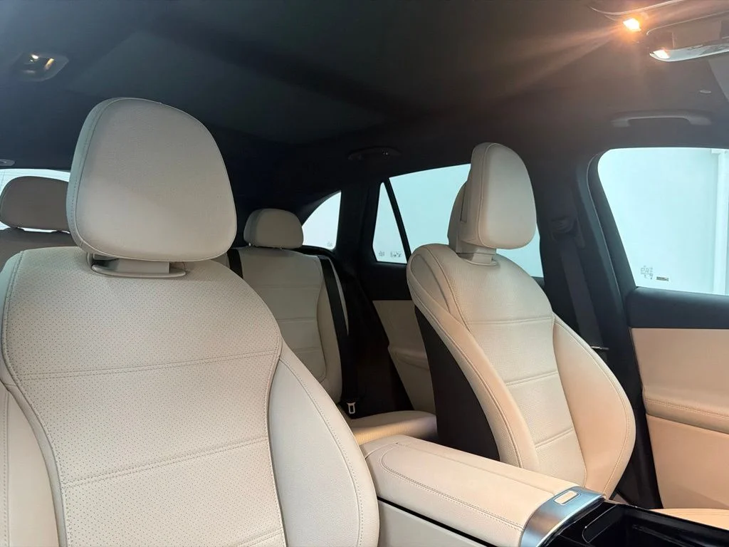 New 2027 Gray Mercedes-Benz GLC 300 image 28