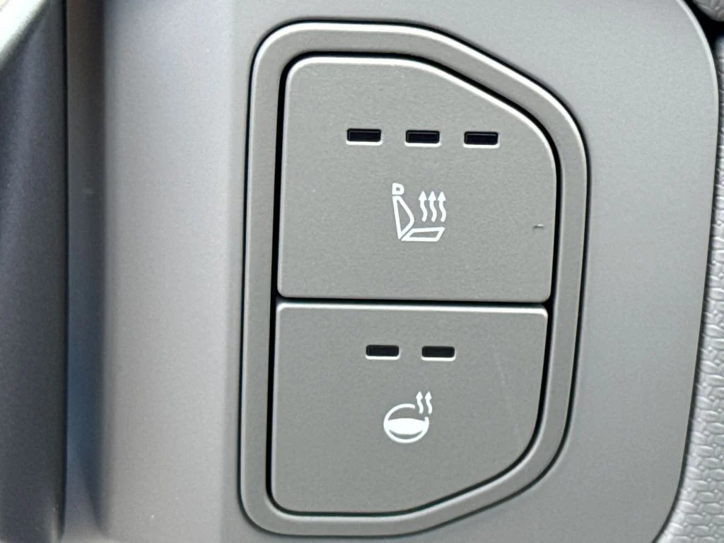 New 2027 Ivory Silver Kia EX image 29