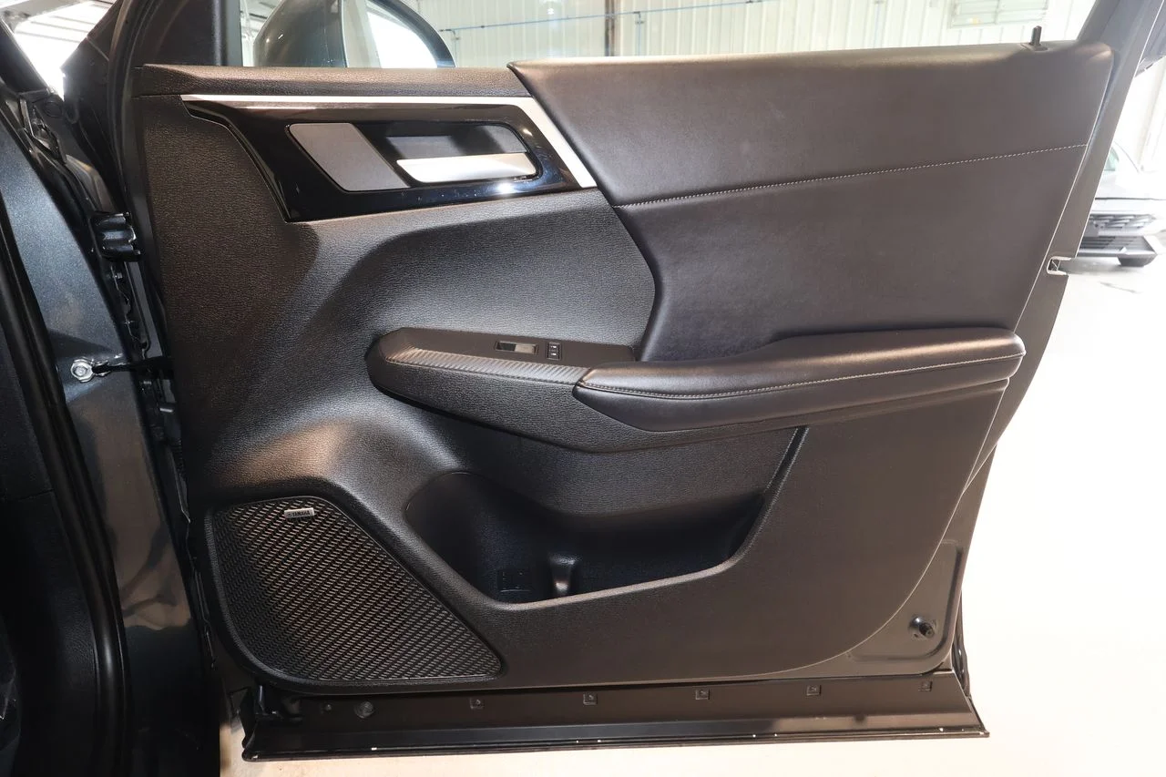 Used 2025 Gray Mitsubishi SE image 19