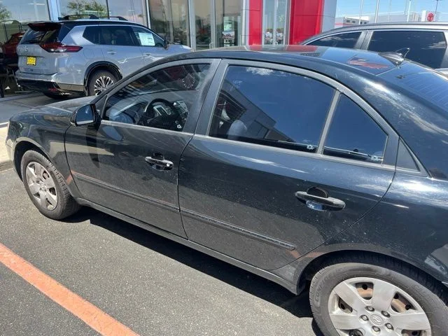 Used 2009 Black Hyundai GLS image 12