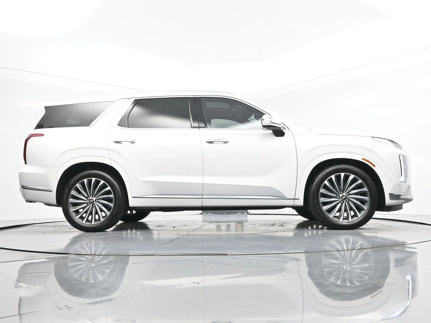Used 2024 Hyper White Hyundai Calligraphy image 52