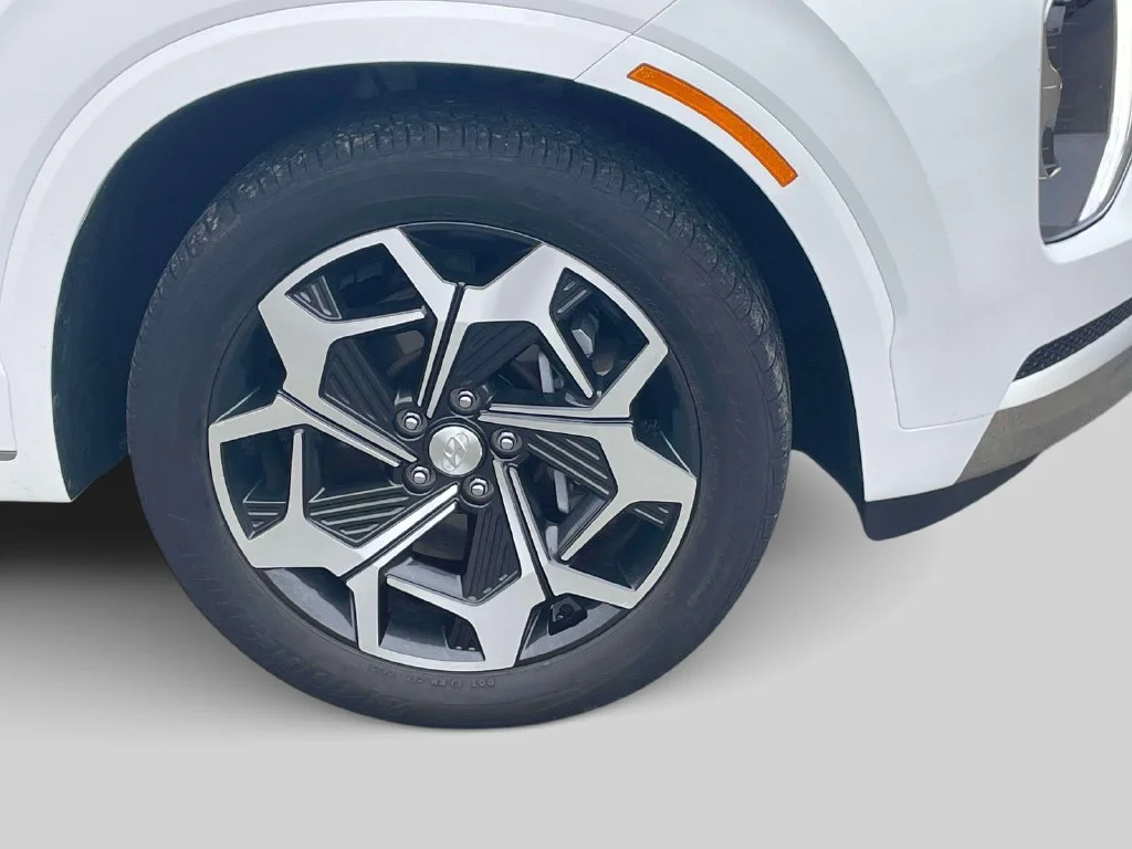 Certified Used 2022 White Hyundai Calligraphy image 9