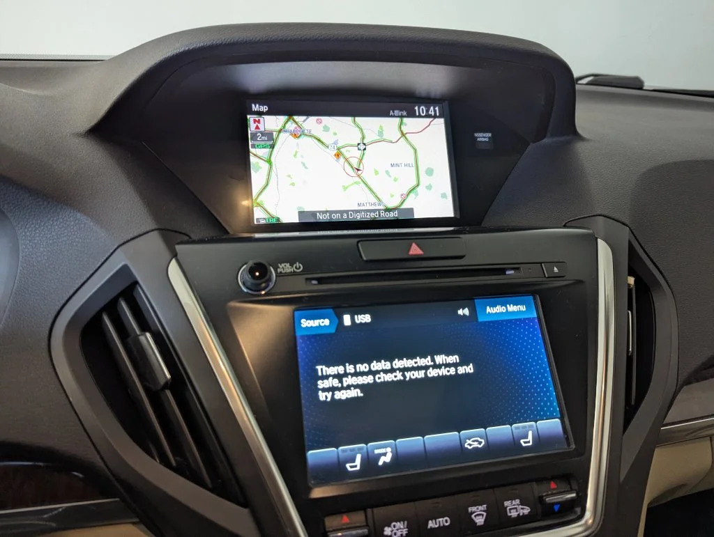 Certified Used 2018 White Acura 3.5L image 15