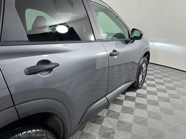 Used 2023 Gray Nissan S image 9