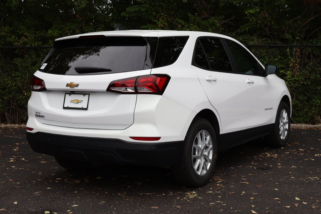 2024 Chevrolet Equinox LS - Photo 10