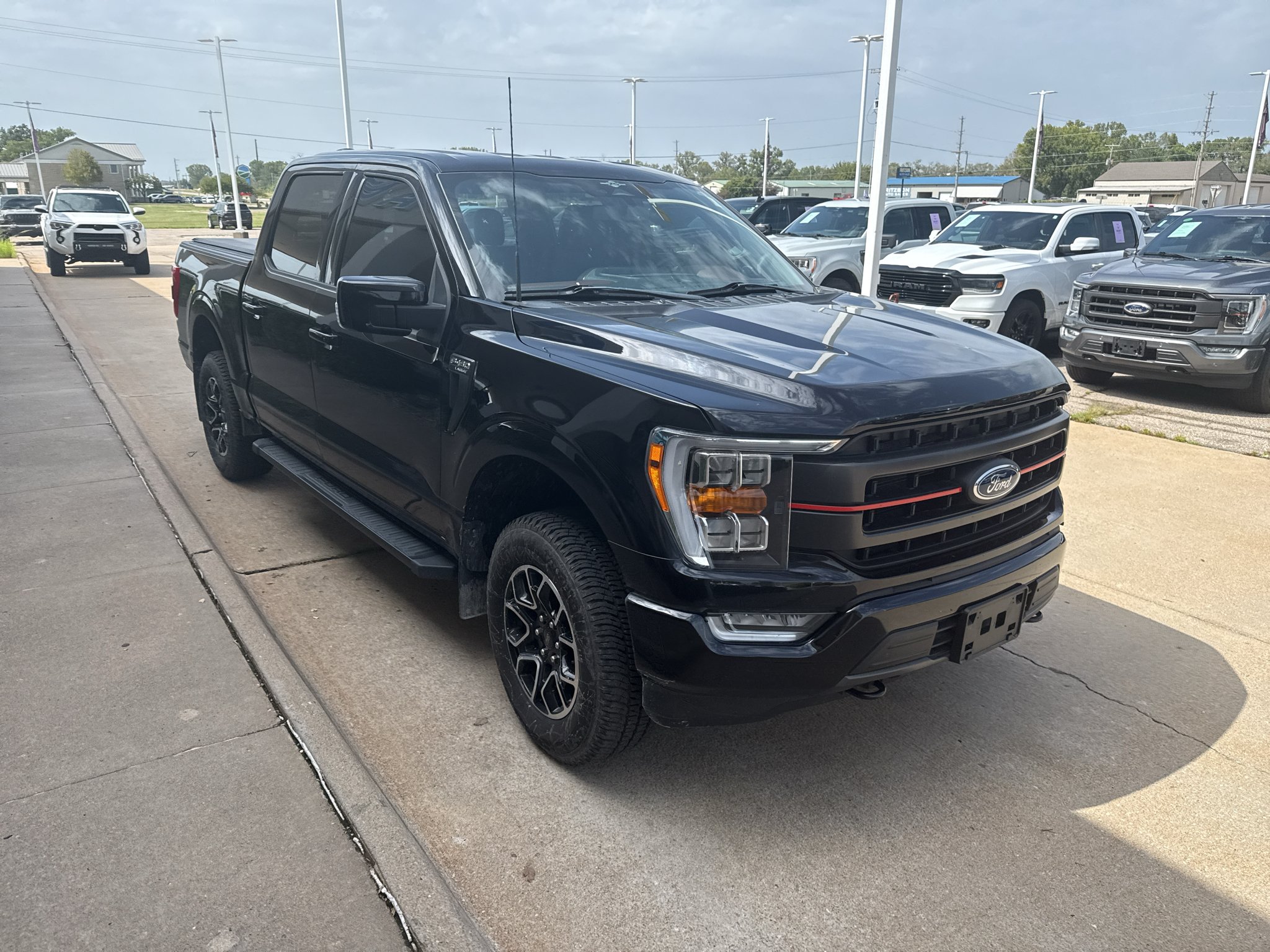 Used 2023 Agate Black Metallic Ford LARIAT image 3