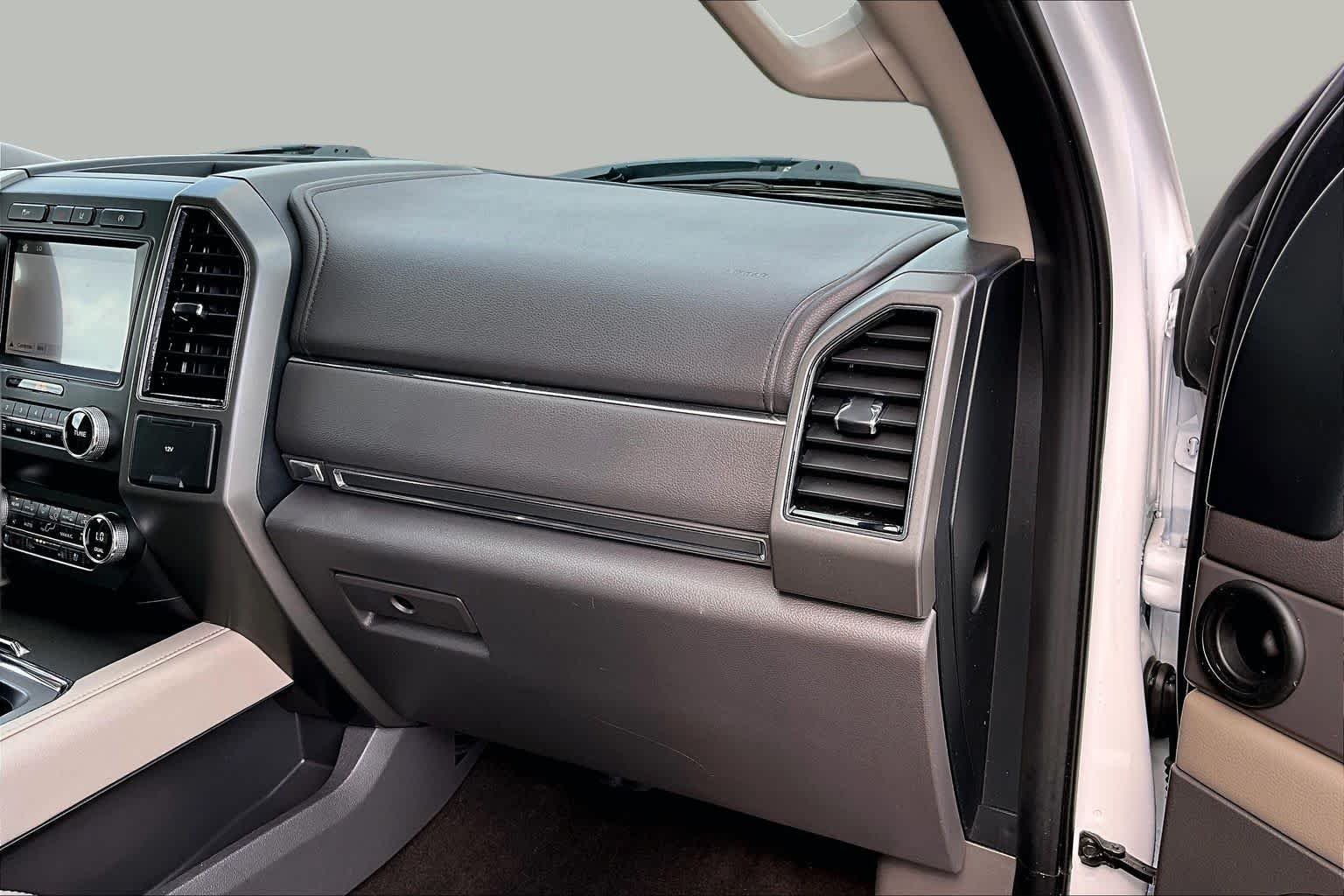 Used 2019 Oxford White Ford XLT image 19
