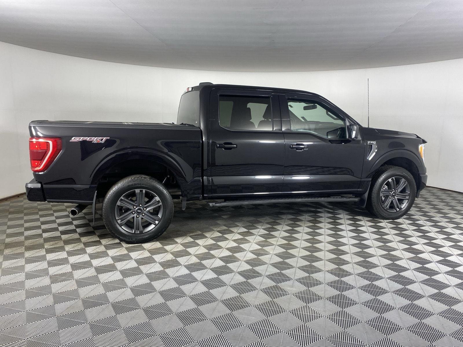 Used 2023 Agate Black Ford XLT image 10